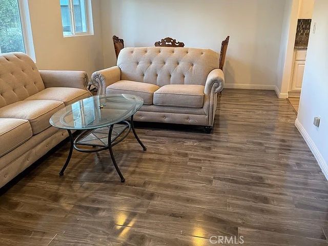 22522 Clarendon, Los Angeles, CA 91367