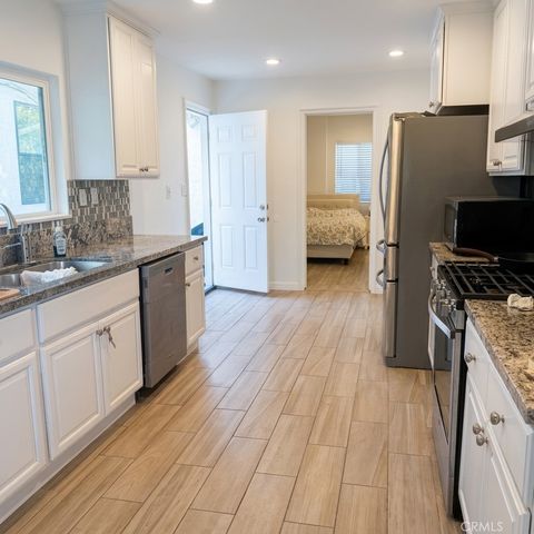 22522 Clarendon, Los Angeles, CA 91367
