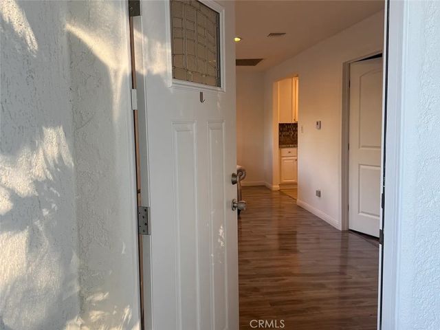 22522 Clarendon, Los Angeles, CA 91367