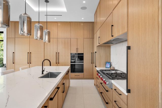 830 Lake Shore Drive, Delray Beach, FL 33444