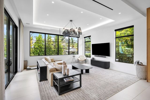 830 Lake Shore Drive, Delray Beach, FL 33444
