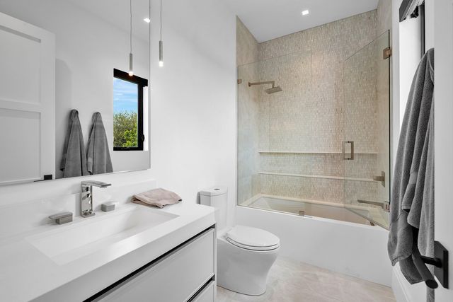 830 Lake Shore Drive, Delray Beach, FL 33444