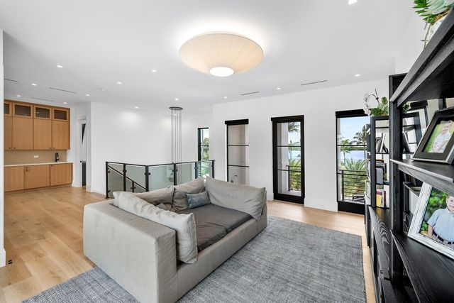 830 Lake Shore Drive, Delray Beach, FL 33444