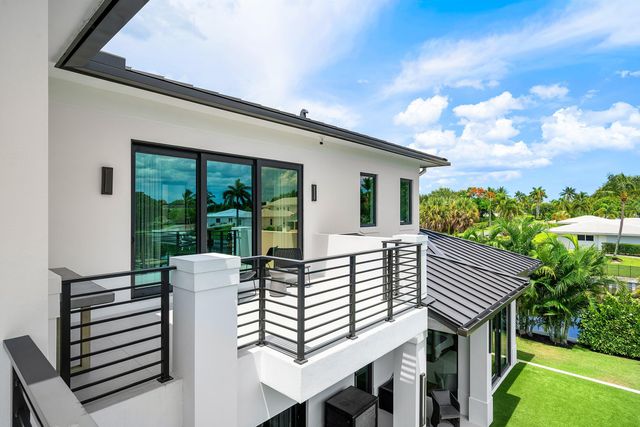 830 Lake Shore Drive, Delray Beach, FL 33444