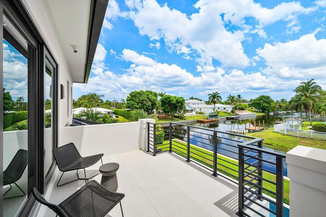 830 Lake Shore Drive, Delray Beach, FL 33444