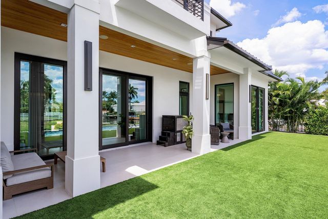 830 Lake Shore Drive, Delray Beach, FL 33444