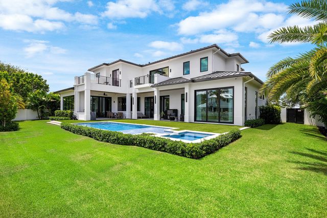 830 Lake Shore Drive, Delray Beach, FL 33444