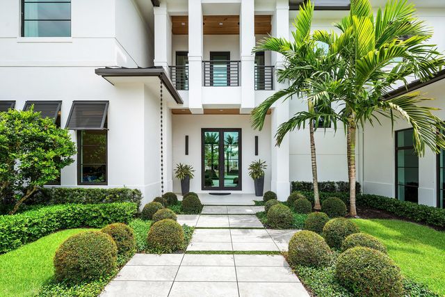 830 Lake Shore Drive, Delray Beach, FL 33444