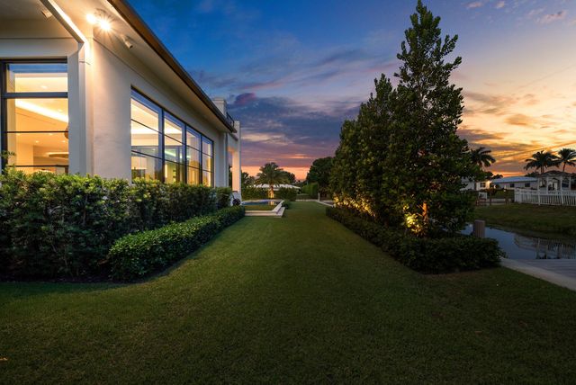 830 Lake Shore Drive, Delray Beach, FL 33444