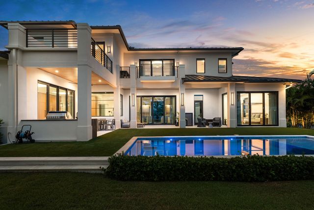830 Lake Shore Drive, Delray Beach, FL 33444