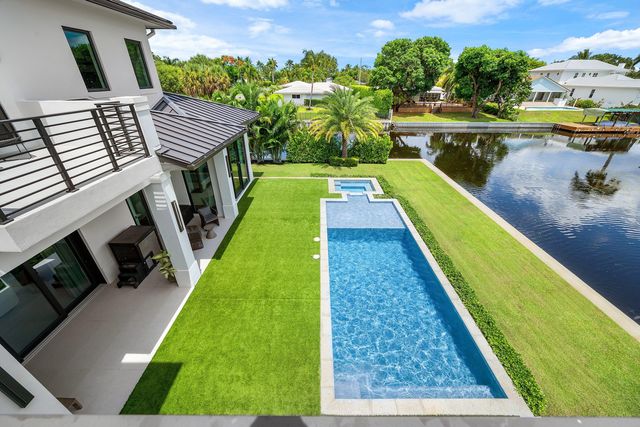 830 Lake Shore Drive, Delray Beach, FL 33444