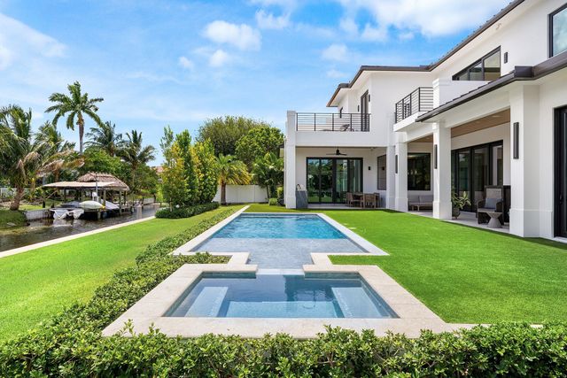830 Lake Shore Drive, Delray Beach, FL 33444