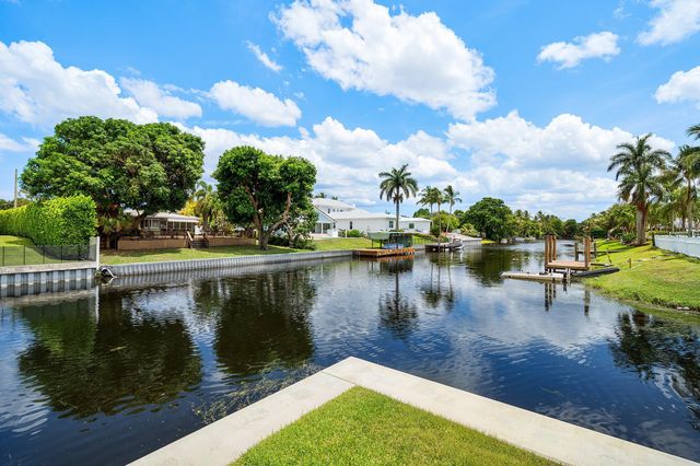830 Lake Shore Drive, Delray Beach, FL 33444