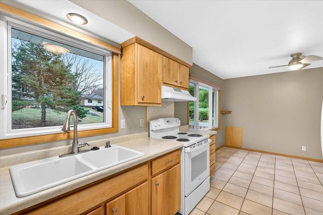 4175 Mahoney Road, Mcfarland, WI 53558