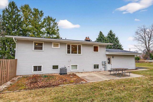 4175 Mahoney Road, Mcfarland, WI 53558