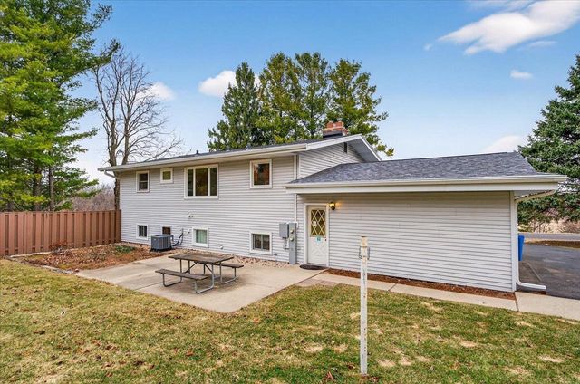 4175 Mahoney Road, Mcfarland, WI 53558