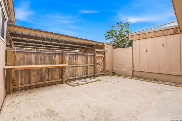 6746 Crown Ridge, San Antonio, TX 78239