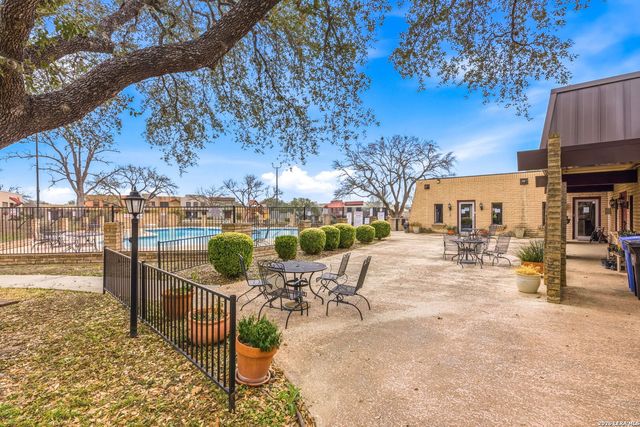 6746 Crown Ridge, San Antonio, TX 78239