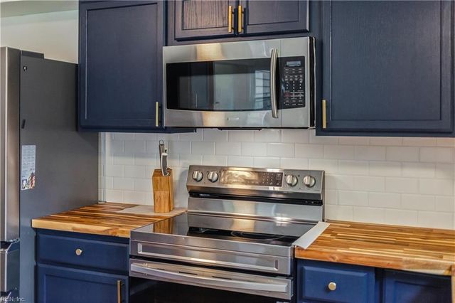 101 Warehouse CRSE, Yorktown, VA 23692