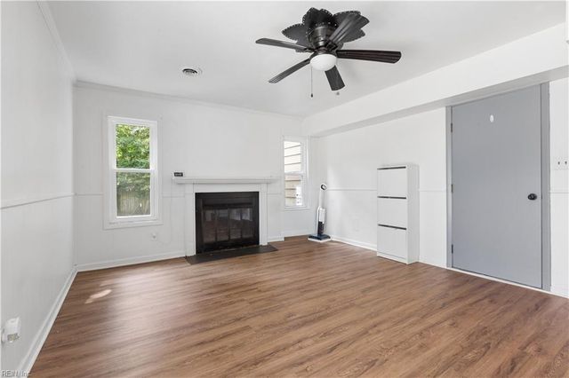 101 Warehouse CRSE, Yorktown, VA 23692