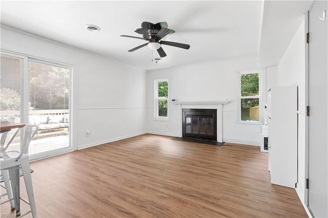 101 Warehouse CRSE, Yorktown, VA 23692