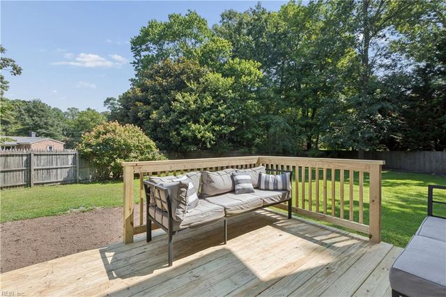 101 Warehouse CRSE, Yorktown, VA 23692