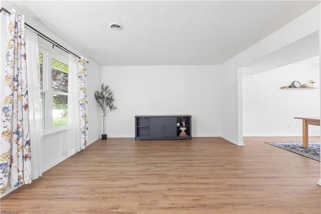 101 Warehouse CRSE, Yorktown, VA 23692