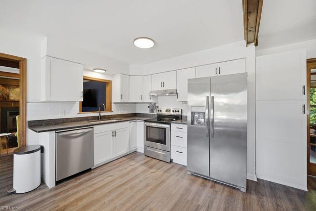 2204 Elmington CIR, Virginia Beach, VA 23454