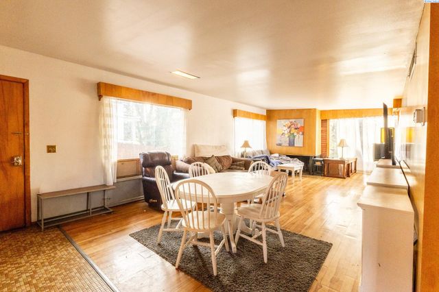 1055 Duncan Lane, Pullman, WA 99163