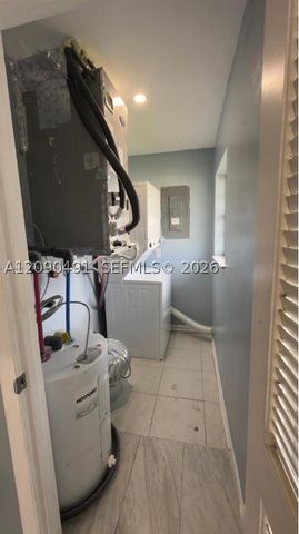 1310 W 24th St, Riviera Beach, FL 33404