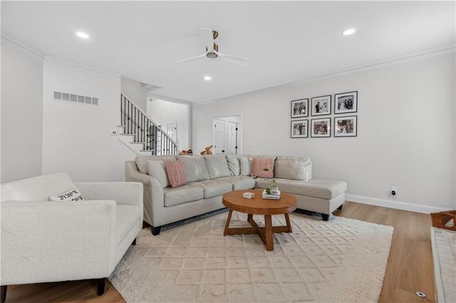 9911 W 124th Terrace, Overland Park, KS 66213