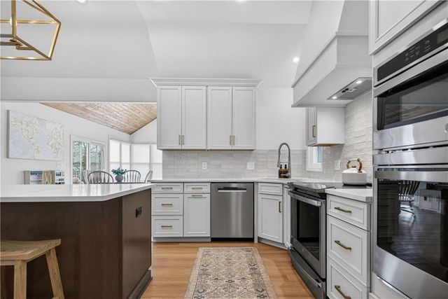 9911 W 124th Terrace, Overland Park, KS 66213