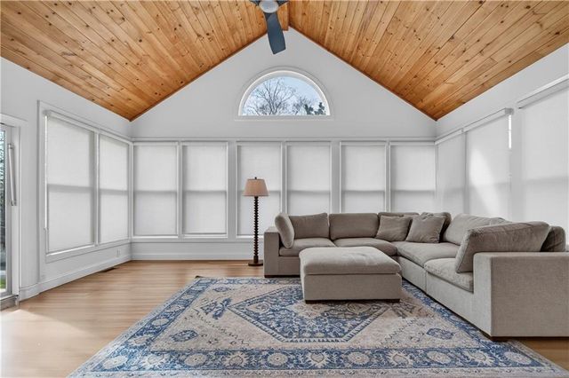 9911 W 124th Terrace, Overland Park, KS 66213