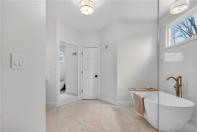 9911 W 124th Terrace, Overland Park, KS 66213