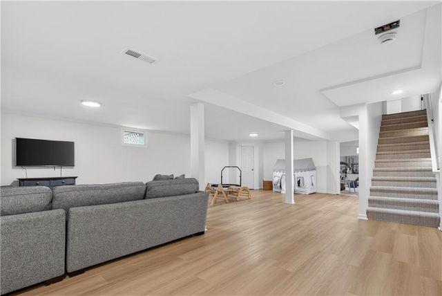 9911 W 124th Terrace, Overland Park, KS 66213