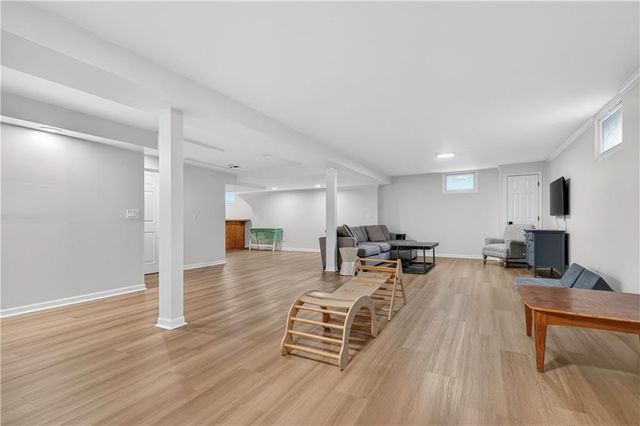 9911 W 124th Terrace, Overland Park, KS 66213