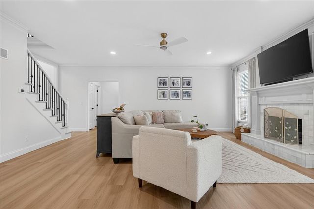 9911 W 124th Terrace, Overland Park, KS 66213