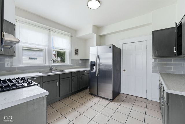 2221 Central Avenue, Anderson, IN 46016
