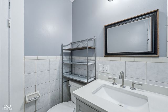 2221 Central Avenue, Anderson, IN 46016