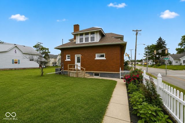 2221 Central Avenue, Anderson, IN 46016