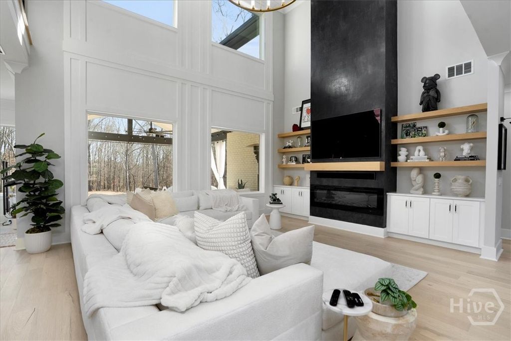 Image 11 of property listing at 1017 Fleeman Road, Hoschton, GA 30548