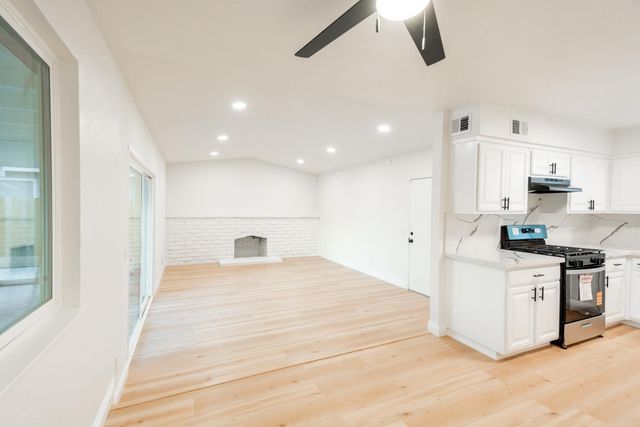 2612 Renn, Clovis, CA 93611