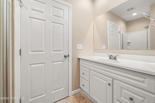 7 Lake Avenue, Island Heights, NJ 08732