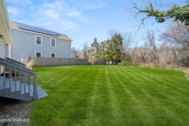 7 Lake Avenue, Island Heights, NJ 08732