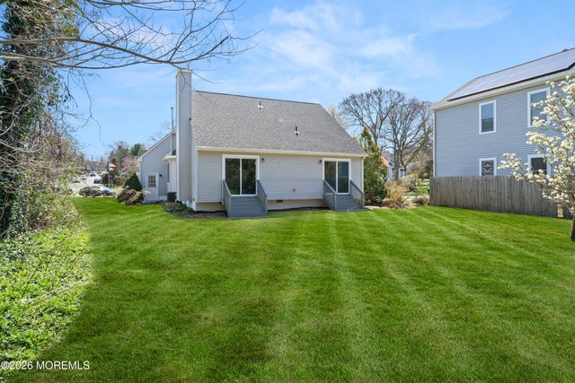 7 Lake Avenue, Island Heights, NJ 08732