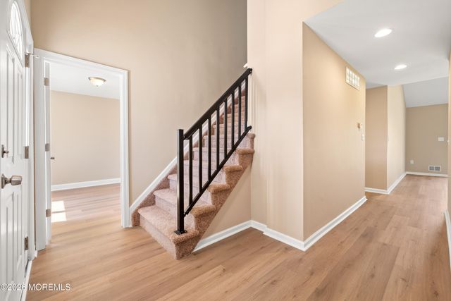 7 Lake Avenue, Island Heights, NJ 08732