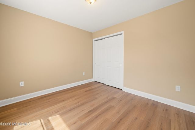 7 Lake Avenue, Island Heights, NJ 08732