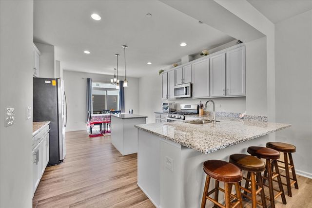 3s547 Everton Drive, Warrenville, IL 60555