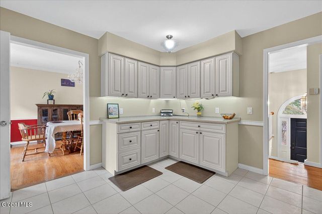 27 Habel Lane, Glenville, NY 12302