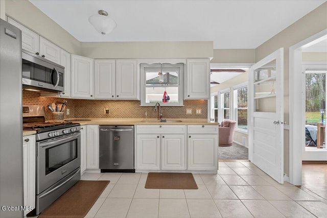 27 Habel Lane, Glenville, NY 12302